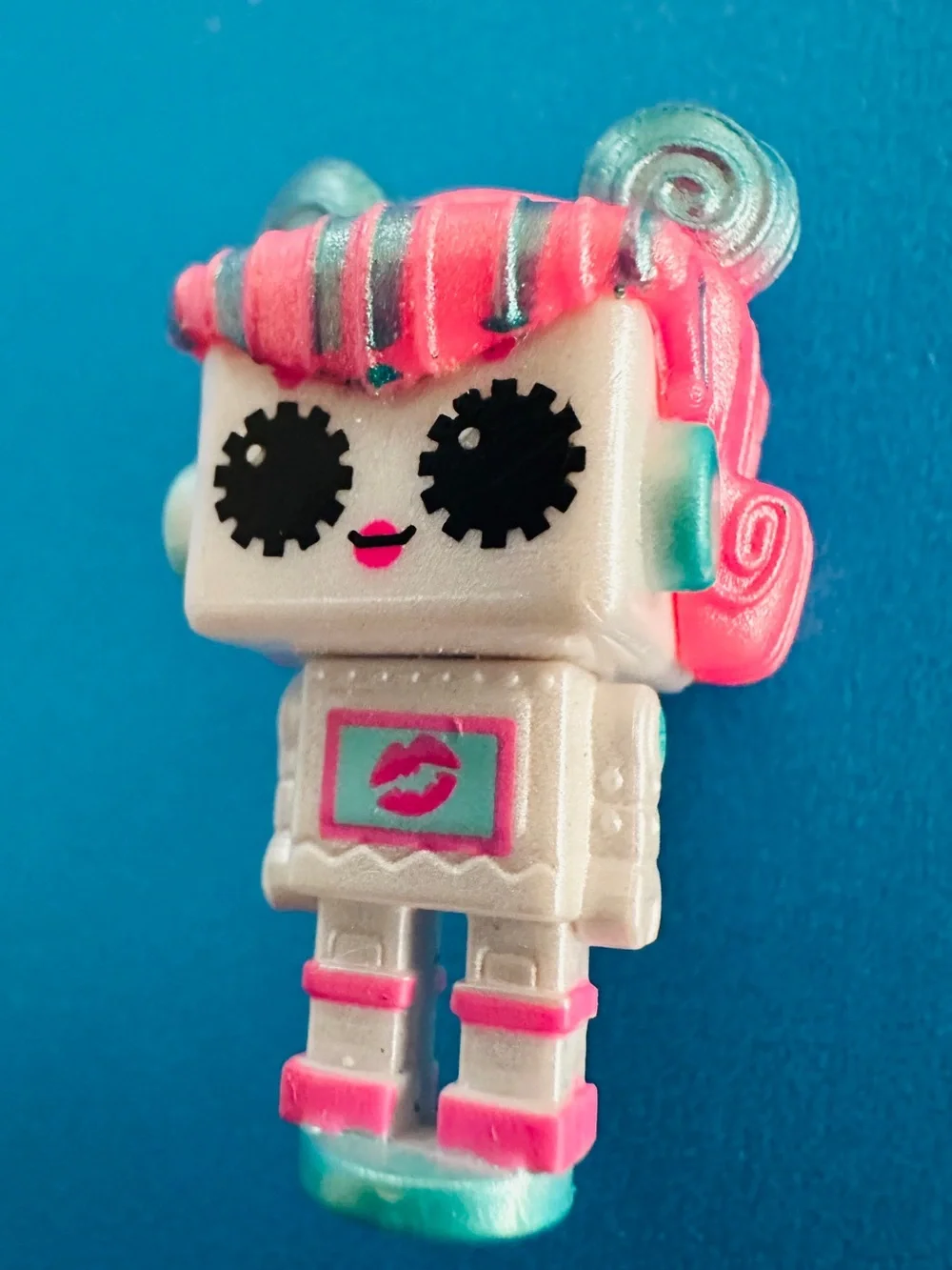 LOL Surprise Tiny Tots XOXO Kisses Pink & Teal Robot Doll Figure 1.25”